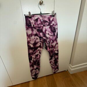 Lululemon Purple & White Tie-Dye Leggings - Size 6